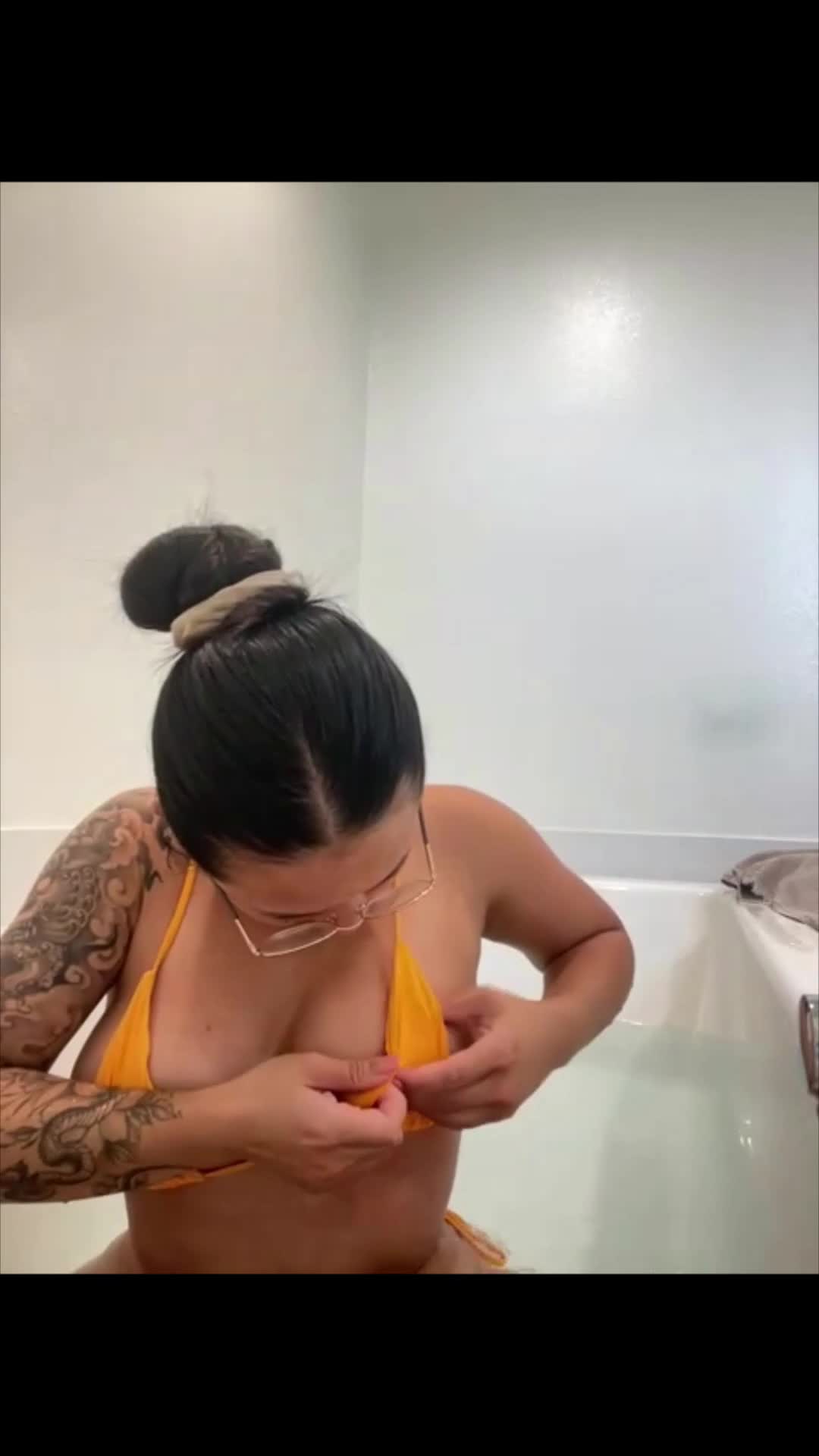 Video 1154772 from Tiiieeen