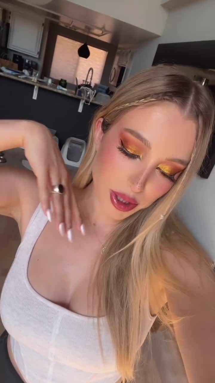 Video 1157789 from Em3rome