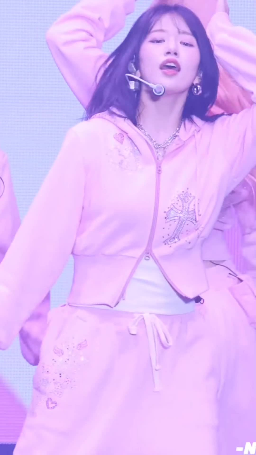 Video 1163183 from An Yujin 안유진 | YUJIN