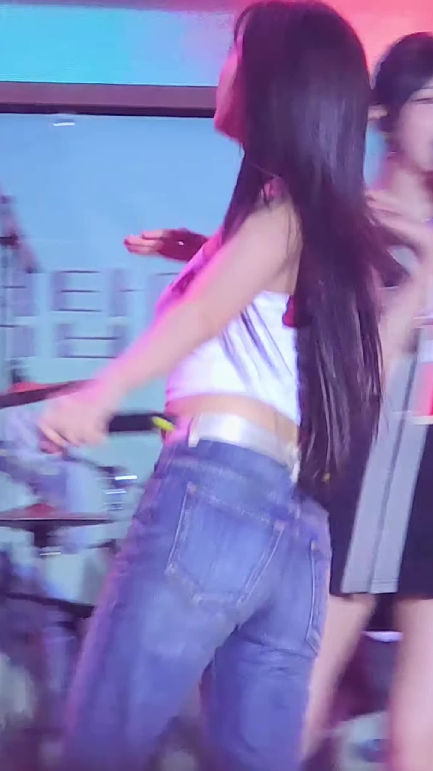 Video 1163196 from An Yujin 안유진 | YUJIN