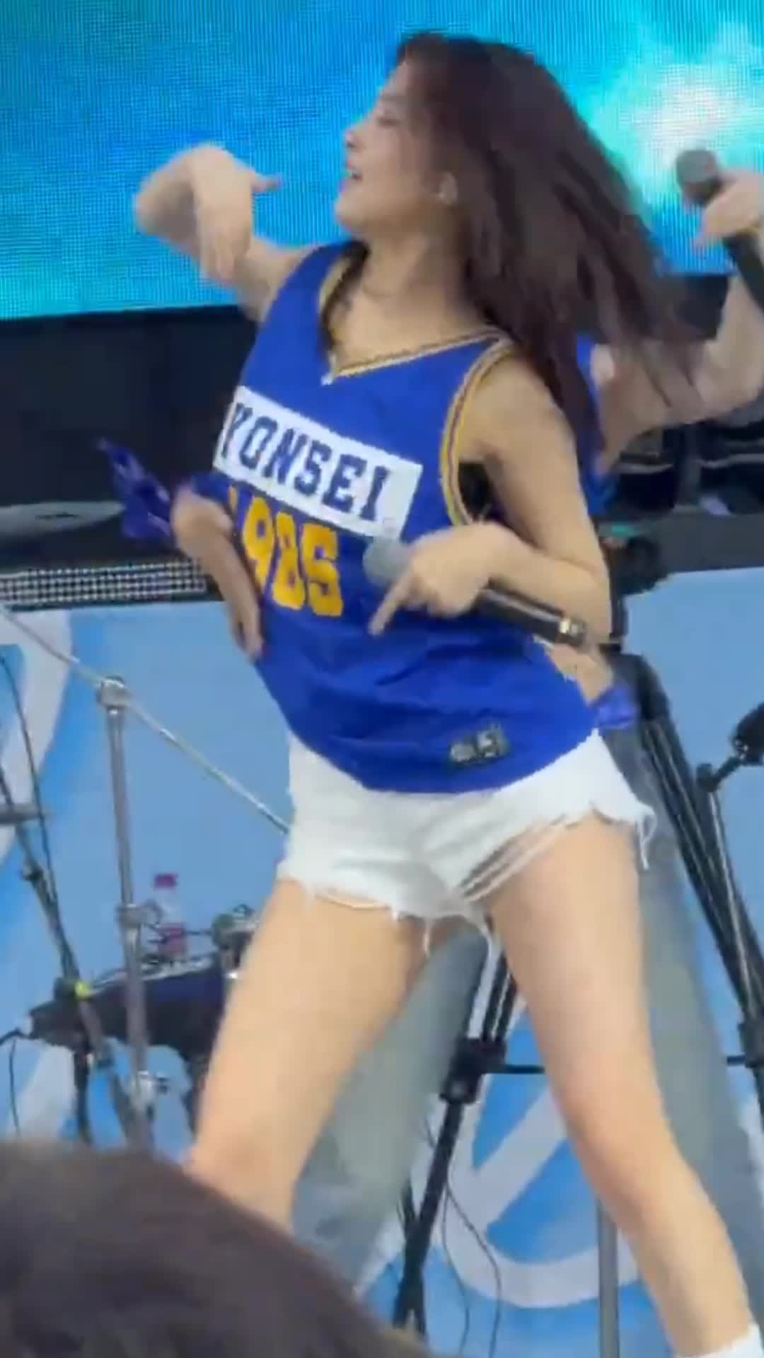 Video 1163204 from An Yujin 안유진 | YUJIN