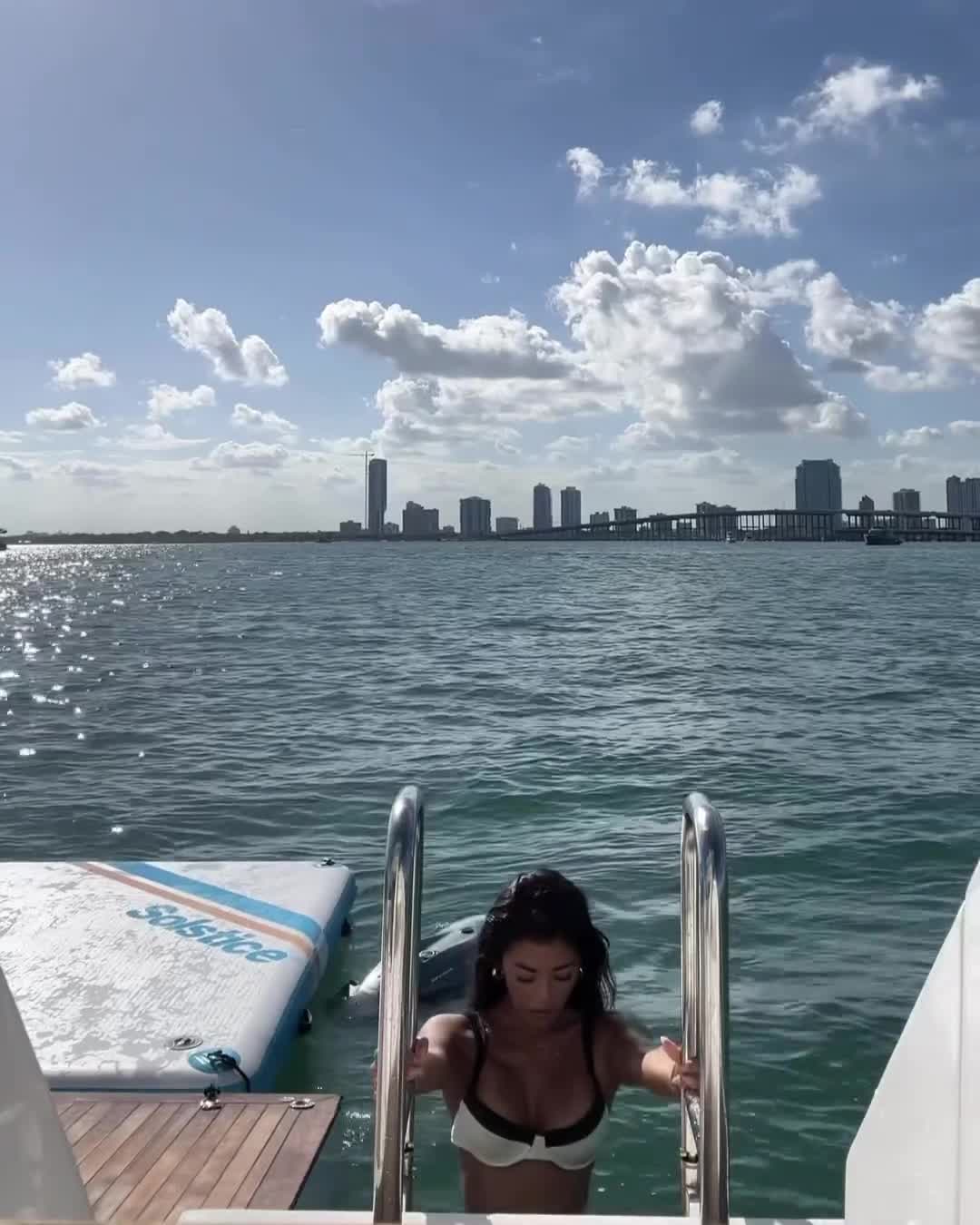 Video 1168971 from Jenn Lee / Jennifer Lee / jennleezy