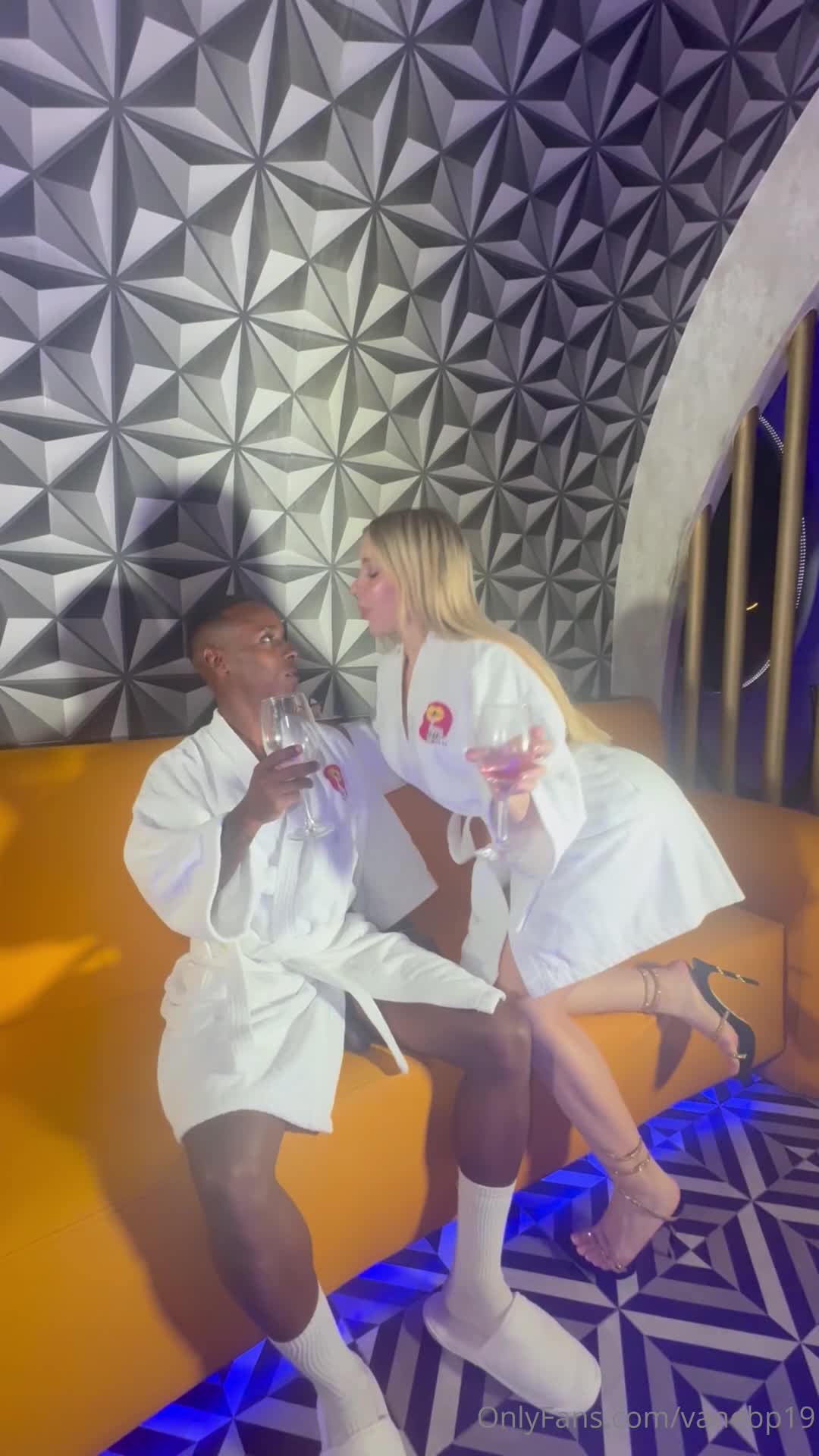 Video 1169003 from Vanessa Bohorquez / vanebp19 / vanessitaoficial