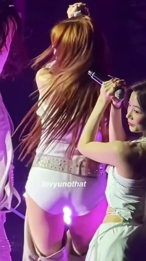 Video 1171029 from Huh Yunjin 허윤진 | LESSERAFIM
