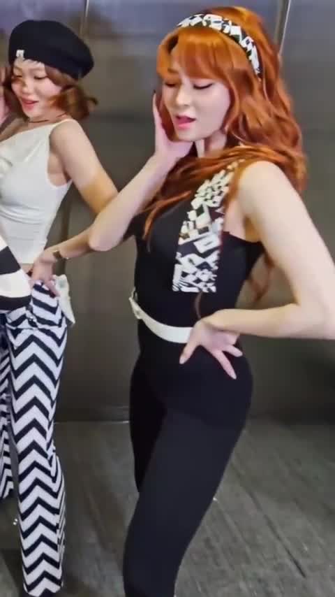 Video 1171055 from Huh Yunjin 허윤진 | LESSERAFIM