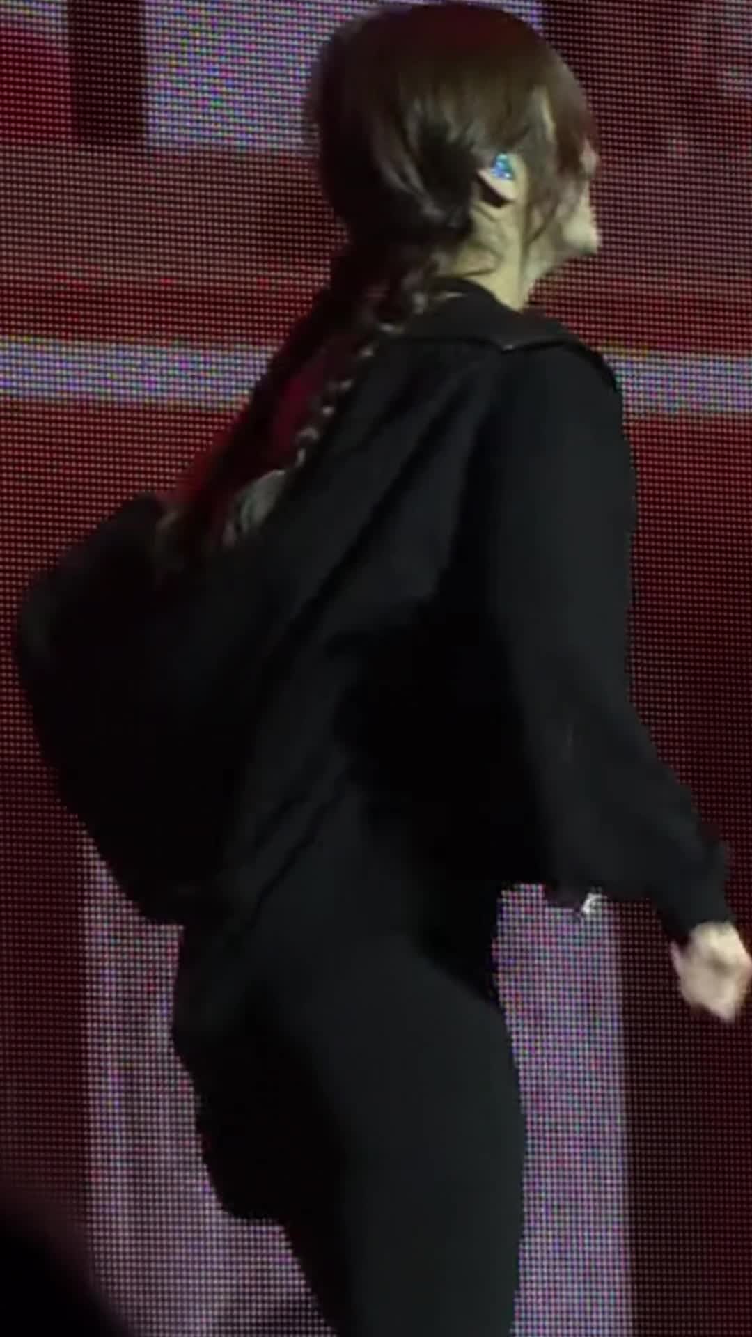 Video 1171063 from Huh Yunjin 허윤진 | LESSERAFIM