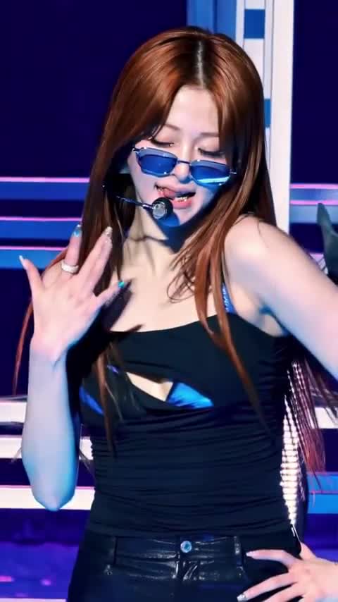 Video 1171071 from Huh Yunjin 허윤진 | LESSERAFIM