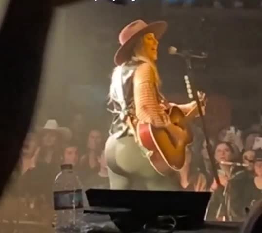 Video 1171134 from Lainey Wilson