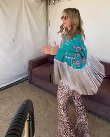 Video 1171137 from Lainey Wilson