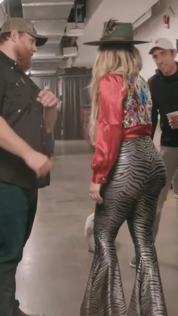 Video 1171141 from Lainey Wilson