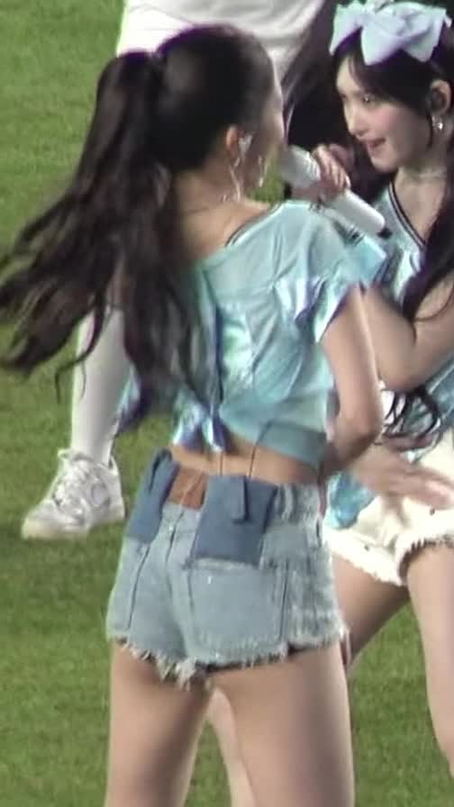 Video 1173284 from An Yujin 안유진 | YUJIN