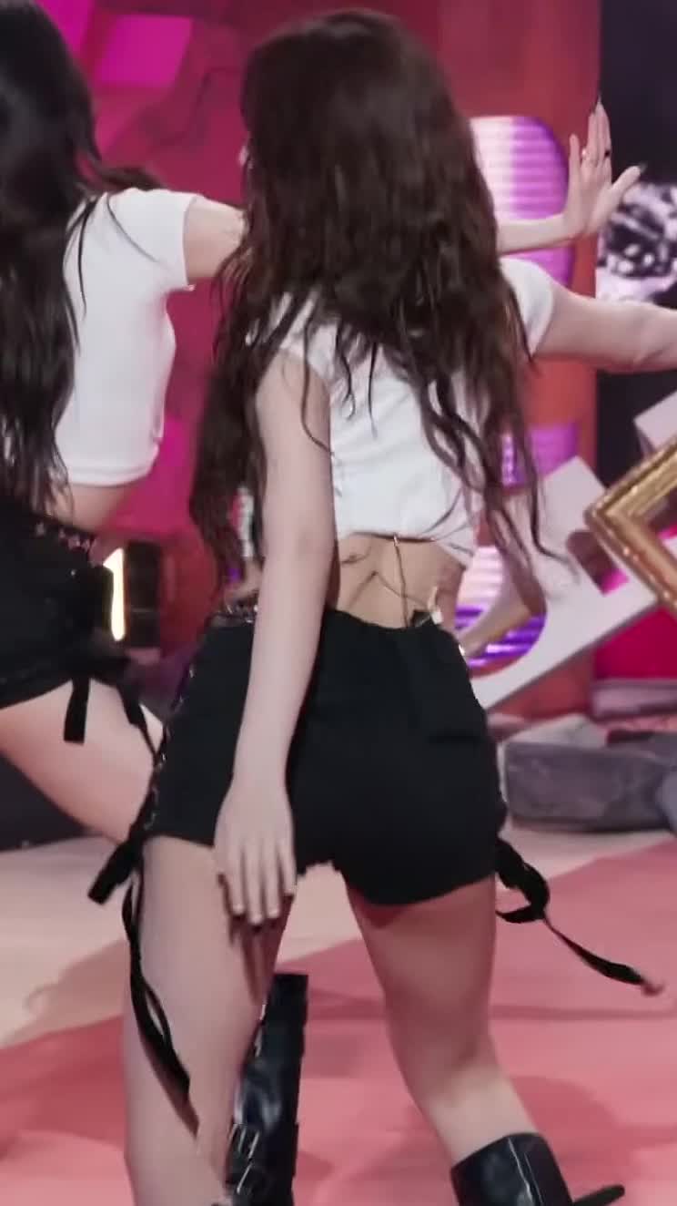 Video 1173295 from An Yujin 안유진 | YUJIN