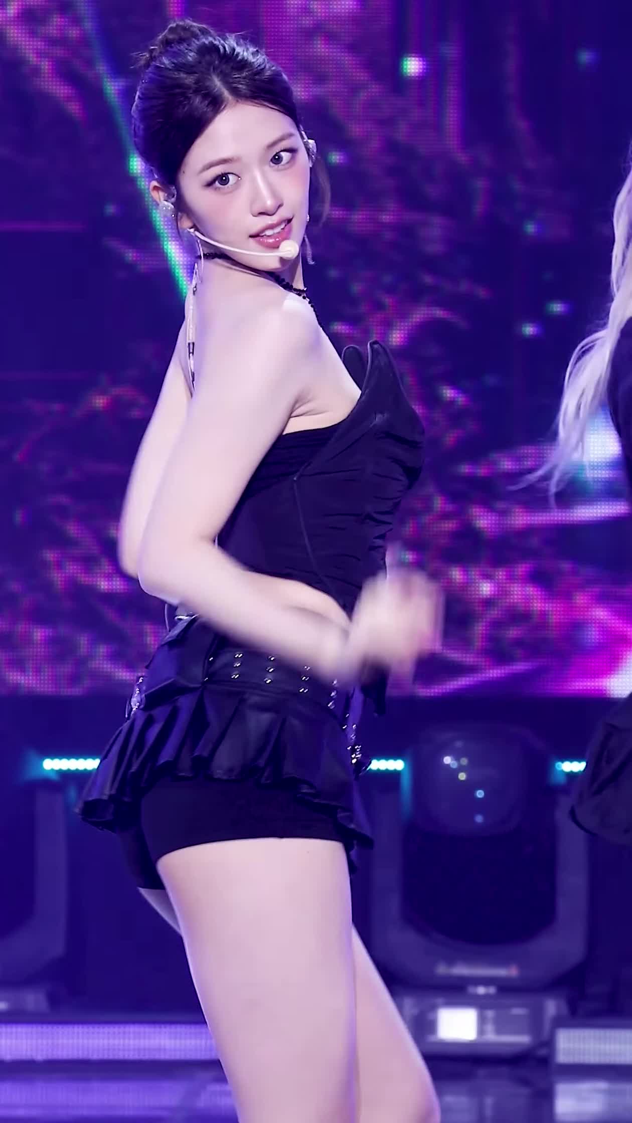 Video 1173318 from An Yujin 안유진 | YUJIN