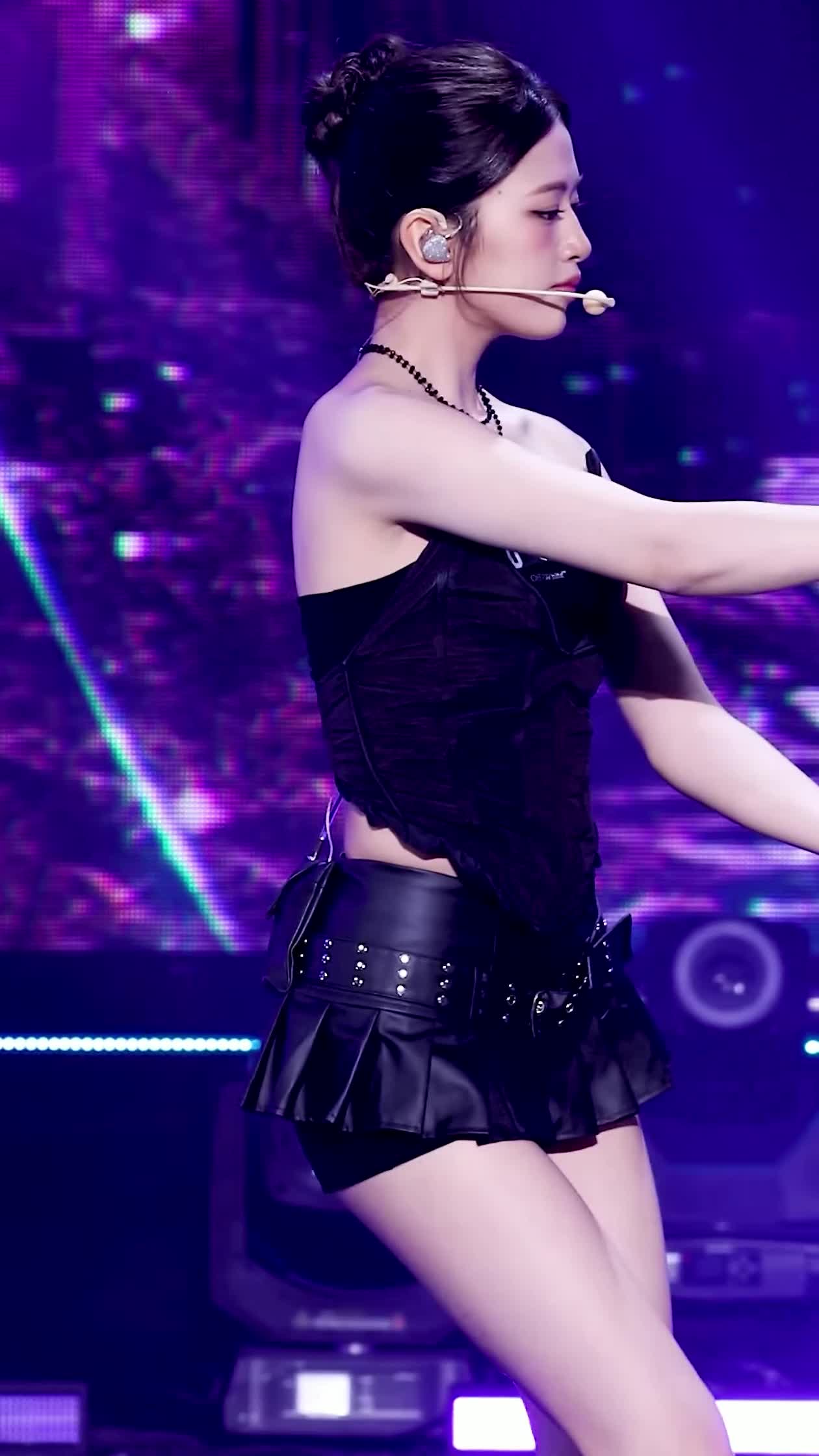 Video 1173317 from An Yujin 안유진 | YUJIN