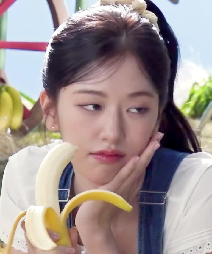 Video 1173853 from An Yujin 안유진 | (An) IVE