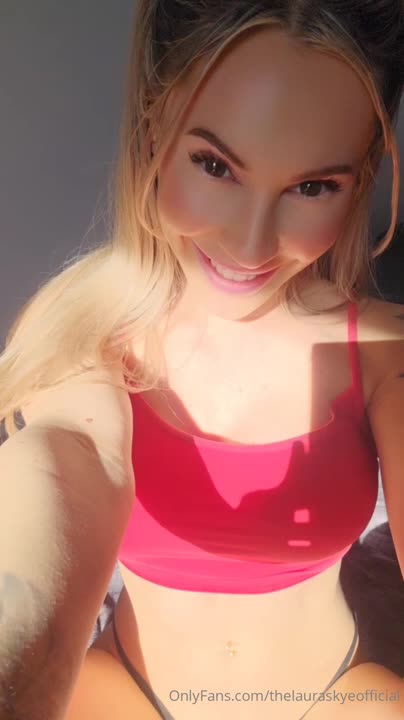 Video 1173964 from CollegeHotwife | LilMissSkye | thelauraskyeofficial | Laura Skye