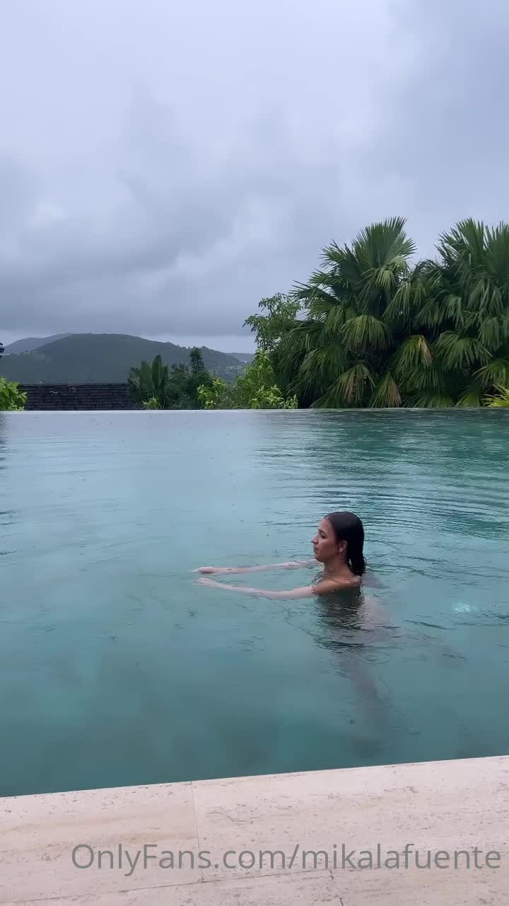 Video 1304476 from Mikaela Lafuente / Mika Lafuente