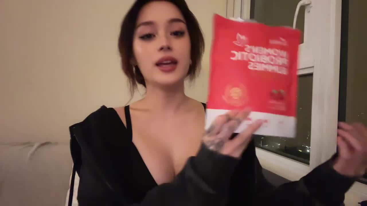 Video 1305669 from JadeyAnh | vylerria