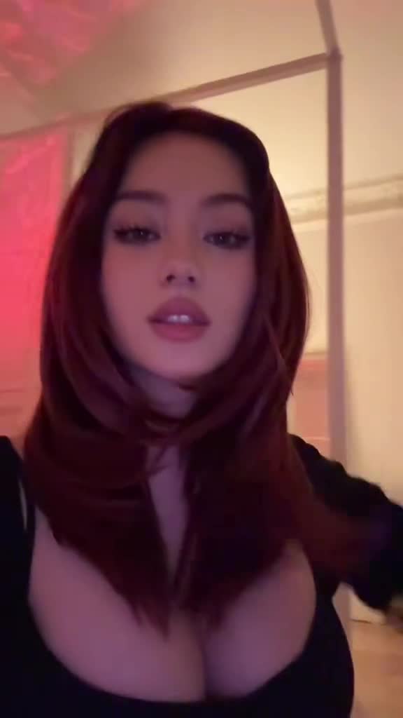 Video 1305683 from JadeyAnh | vylerria