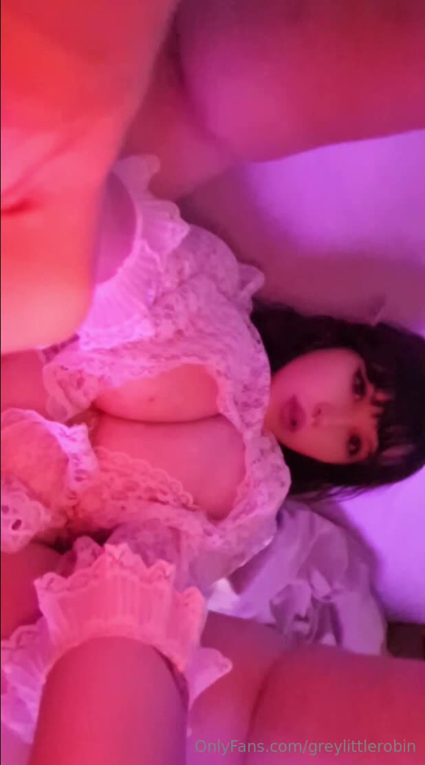 Video 1313498 from mylittlerobin | greylittlerobin | Robin Grey