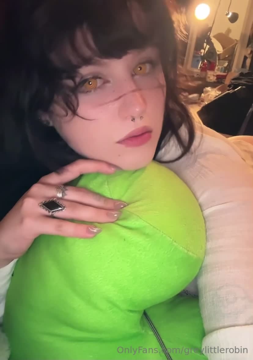 Video 1313525 from mylittlerobin | greylittlerobin | Robin Grey
