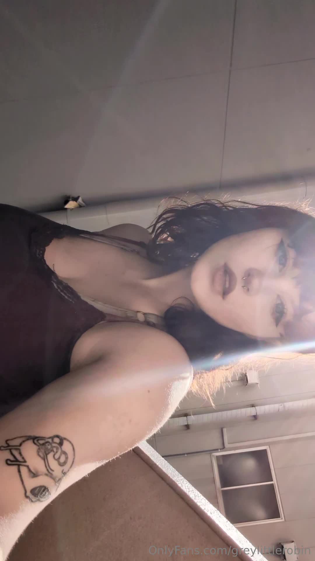 Video 1315160 from mylittlerobin | greylittlerobin | Robin Grey