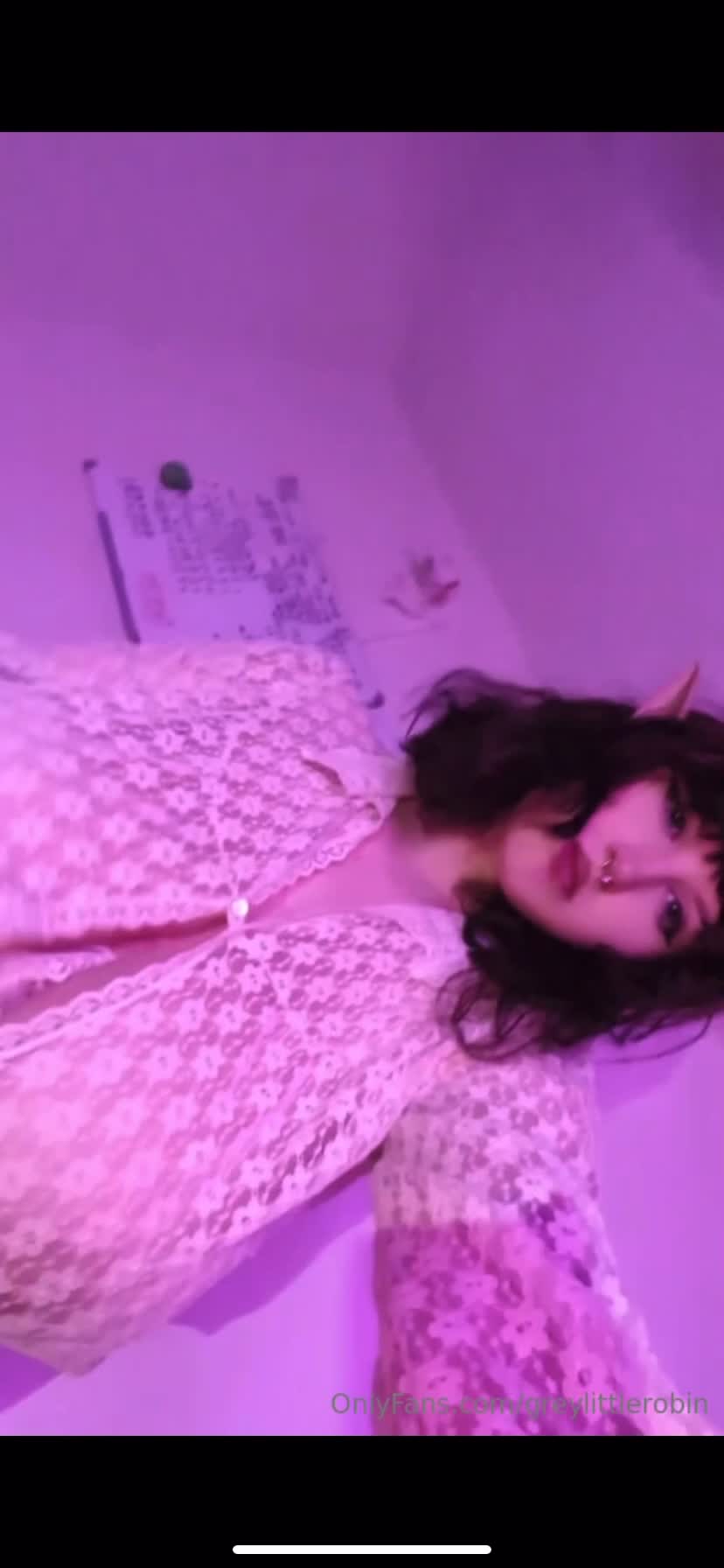 Video 1315166 from mylittlerobin | greylittlerobin | Robin Grey