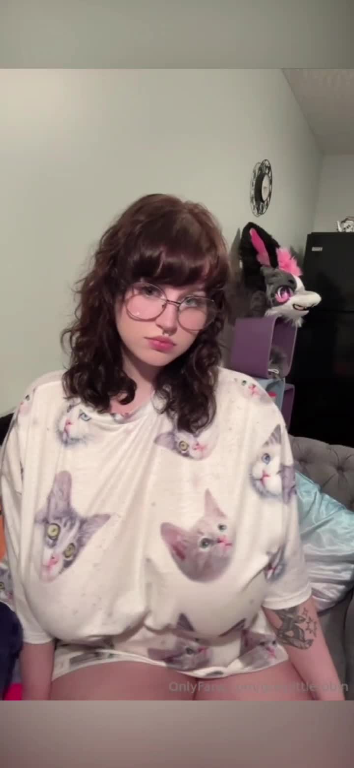 Video 1315327 from mylittlerobin | greylittlerobin | Robin Grey