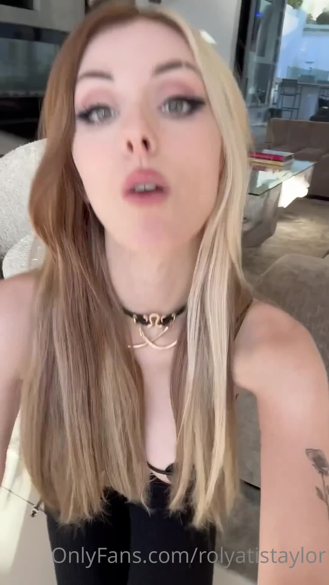 Video 1320448 from Rolyatistaylor
