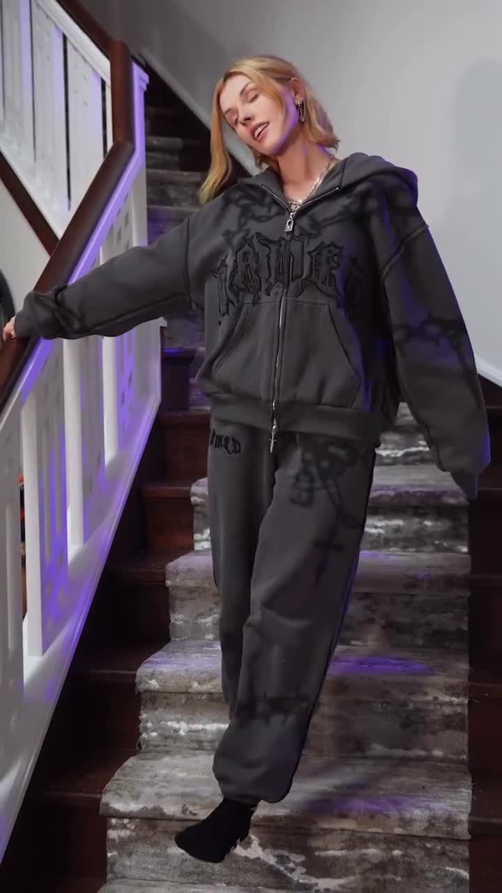 Video 1320480 from Rolyatistaylor