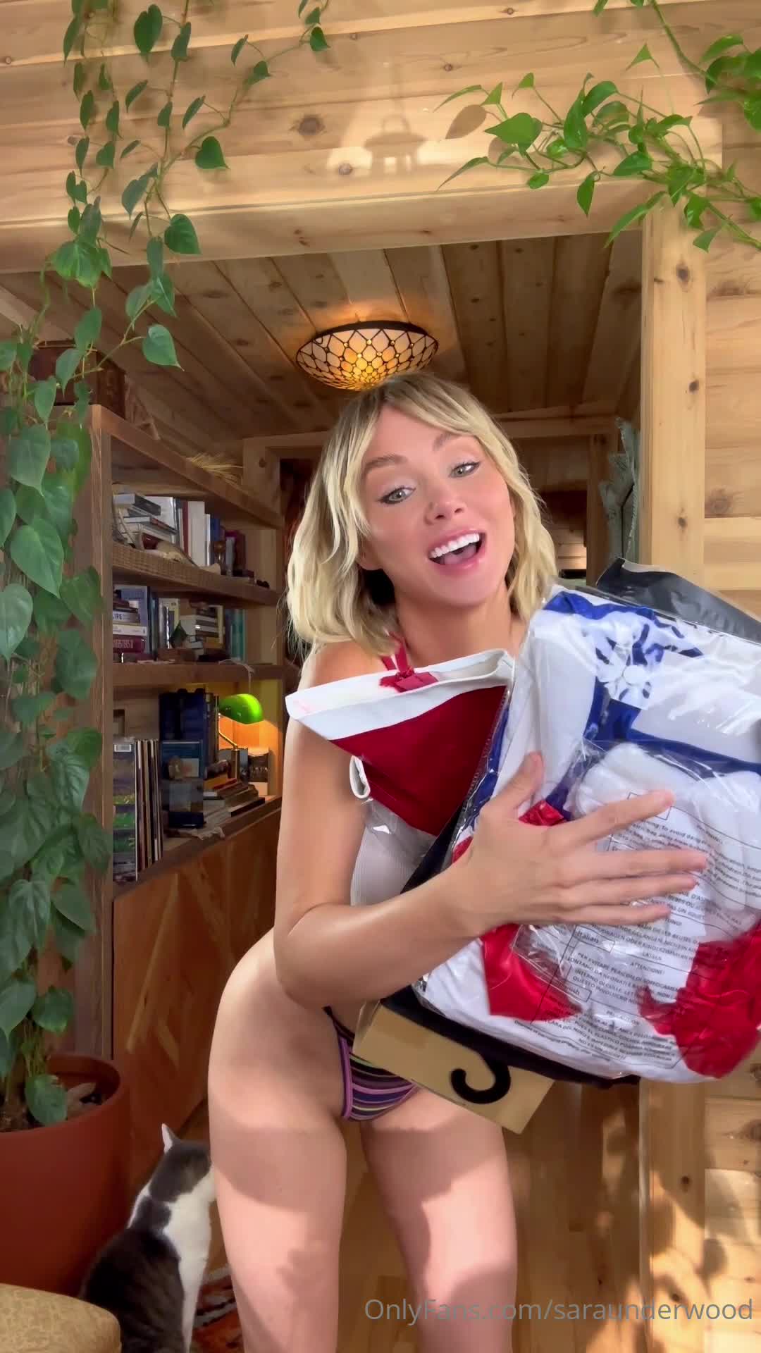 Video 1320883 from Sara Jean Underwood / Saraunderwood