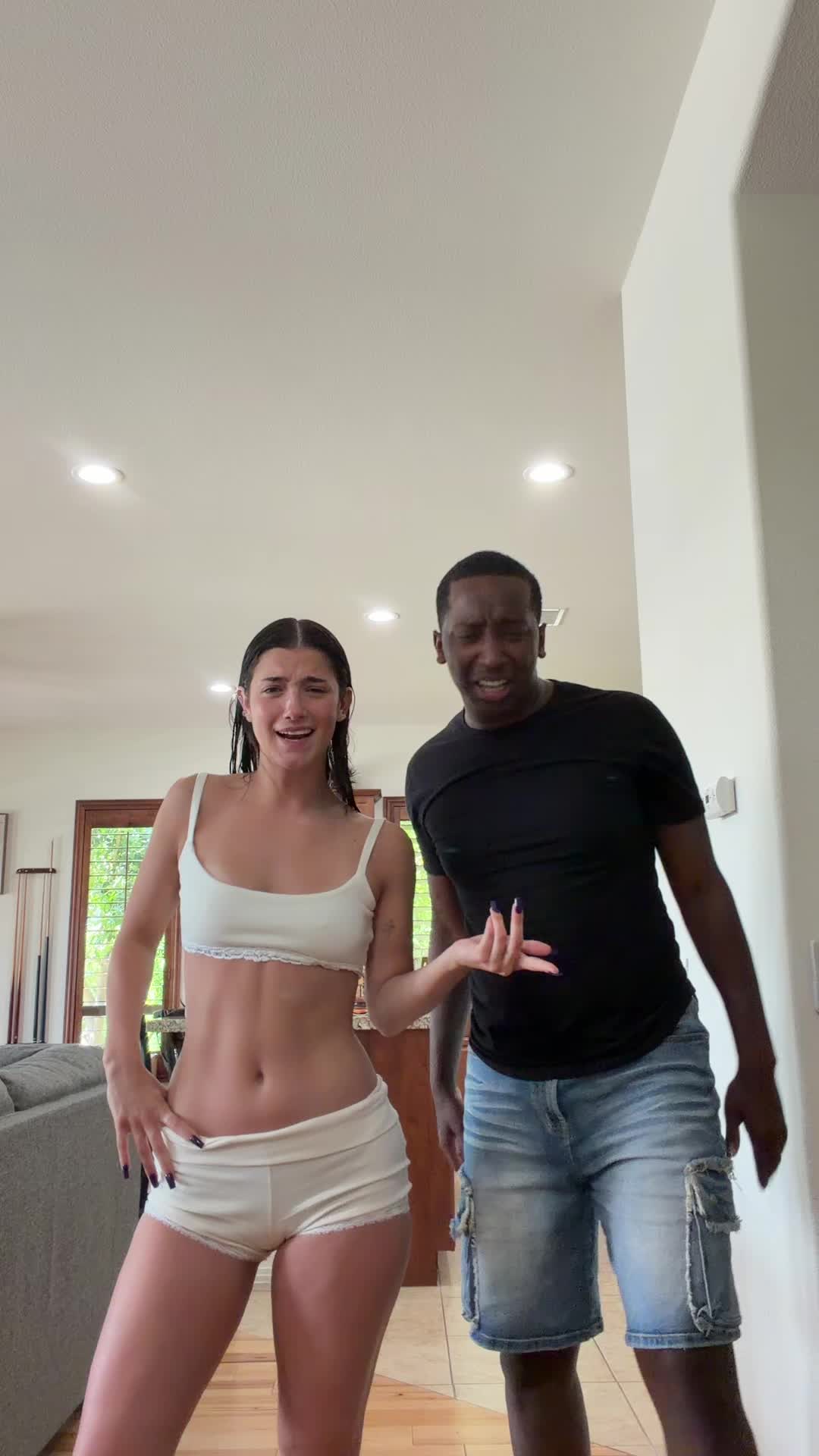 Video 1322906 from Charli D'Amelio / Charli Damelio
