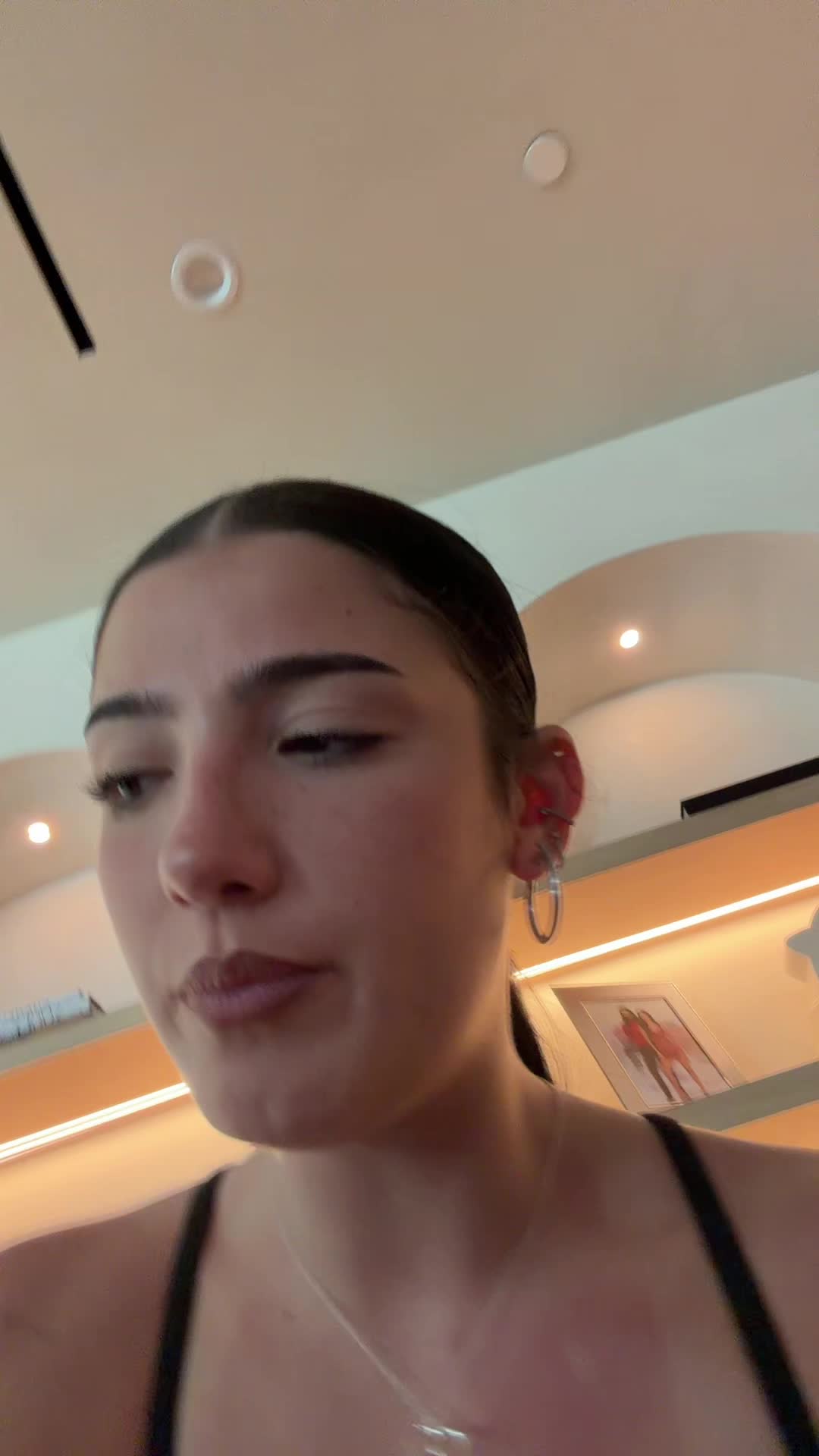 Video 1322894 from Charli D'Amelio / Charli Damelio