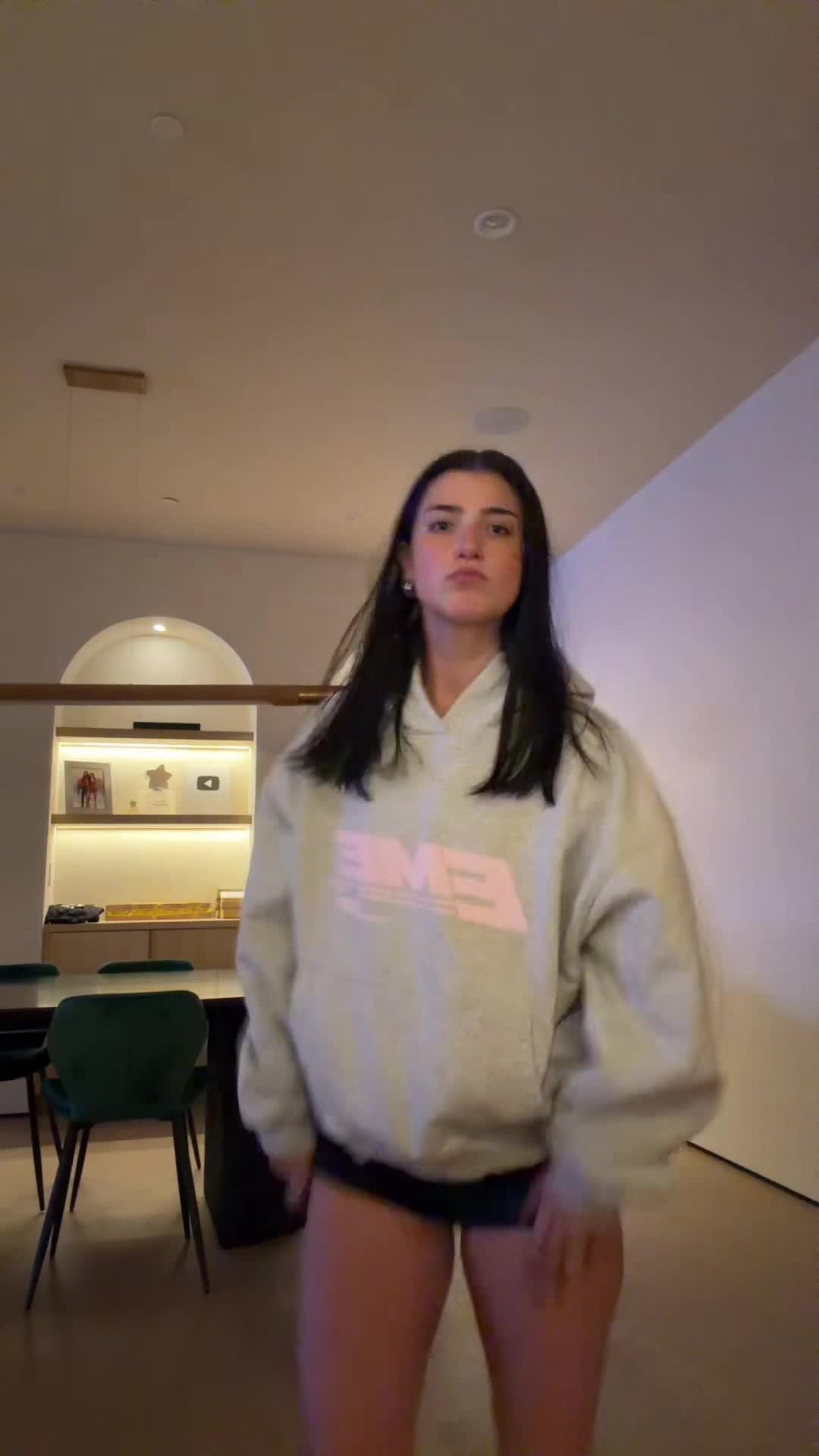 Video 1322933 from Charli D'Amelio / Charli Damelio