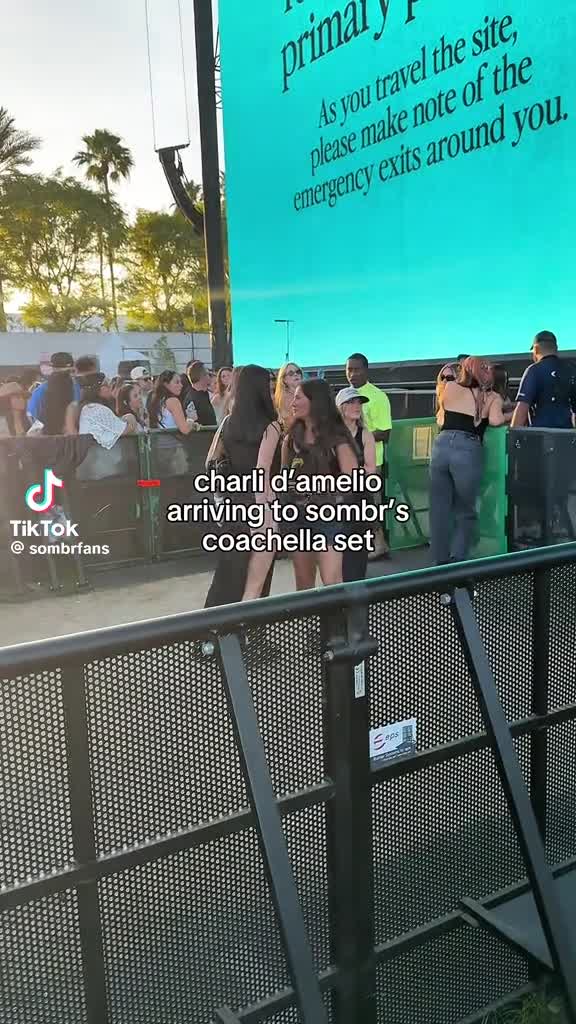 Video 1322947 from Charli D'Amelio / Charli Damelio