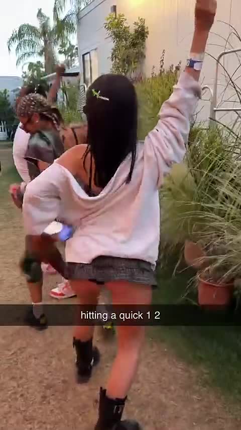 Video 1322965 from Charli D'Amelio / Charli Damelio