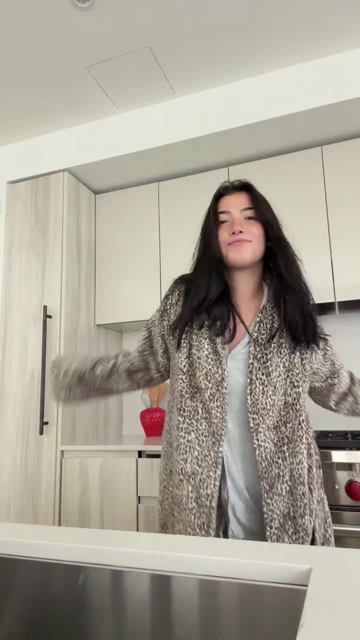Video 1322982 from Charli D'Amelio / Charli Damelio