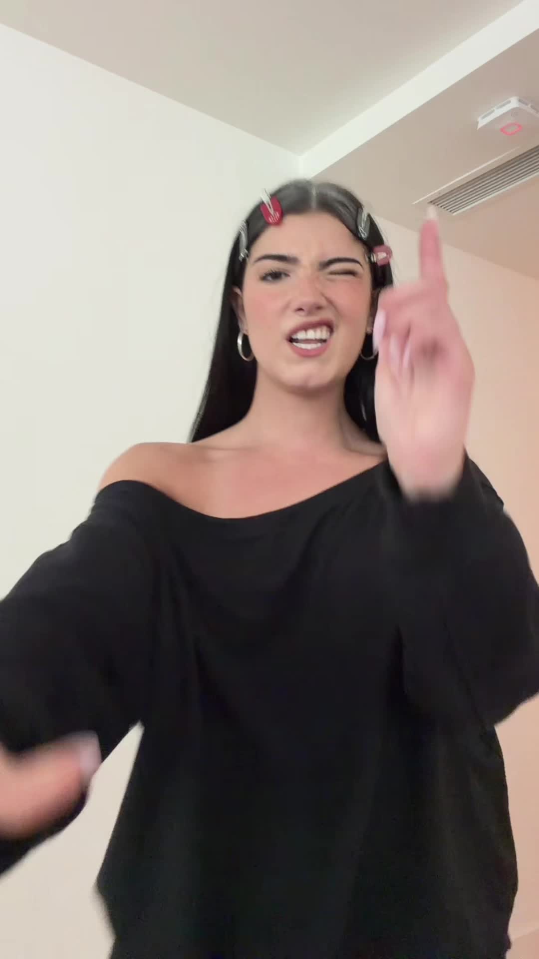 Video 1322987 from Charli D'Amelio / Charli Damelio