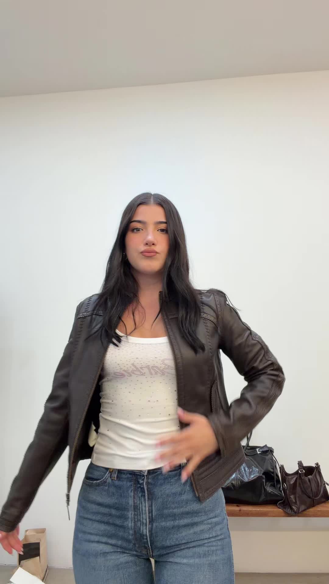Video 1322998 from Charli D'Amelio / Charli Damelio