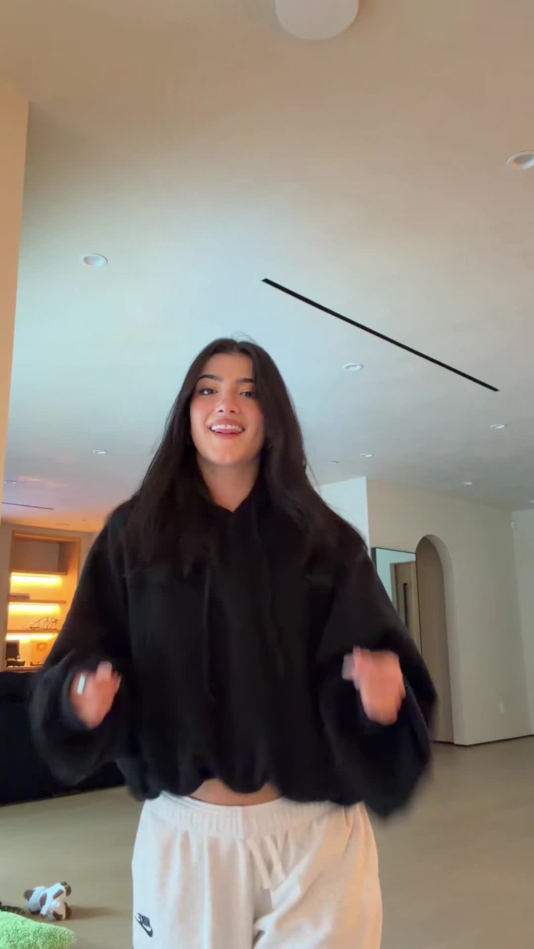 Video 1322999 from Charli D'Amelio / Charli Damelio