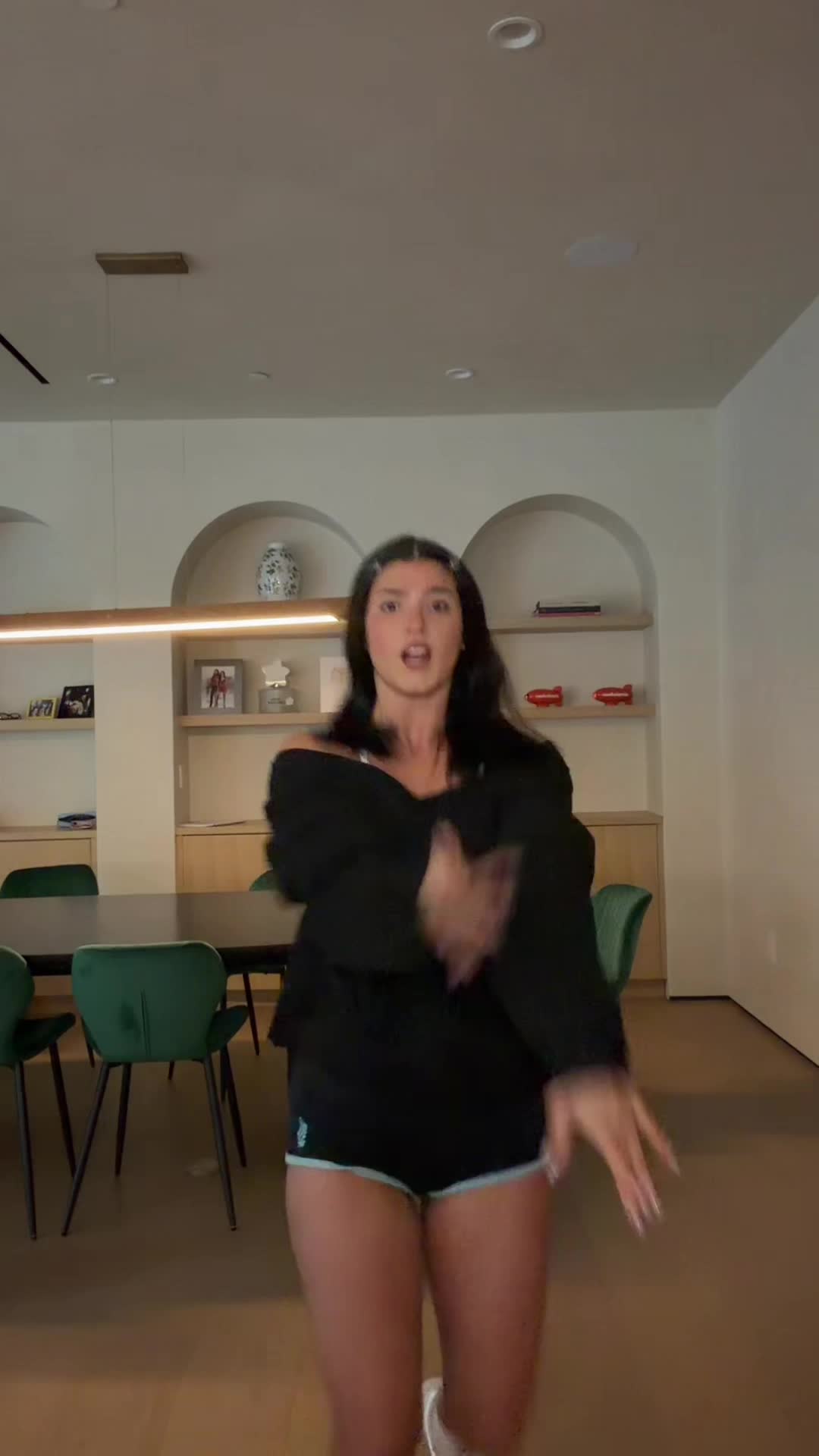 Video 1323517 from Charli D'Amelio / Charli Damelio