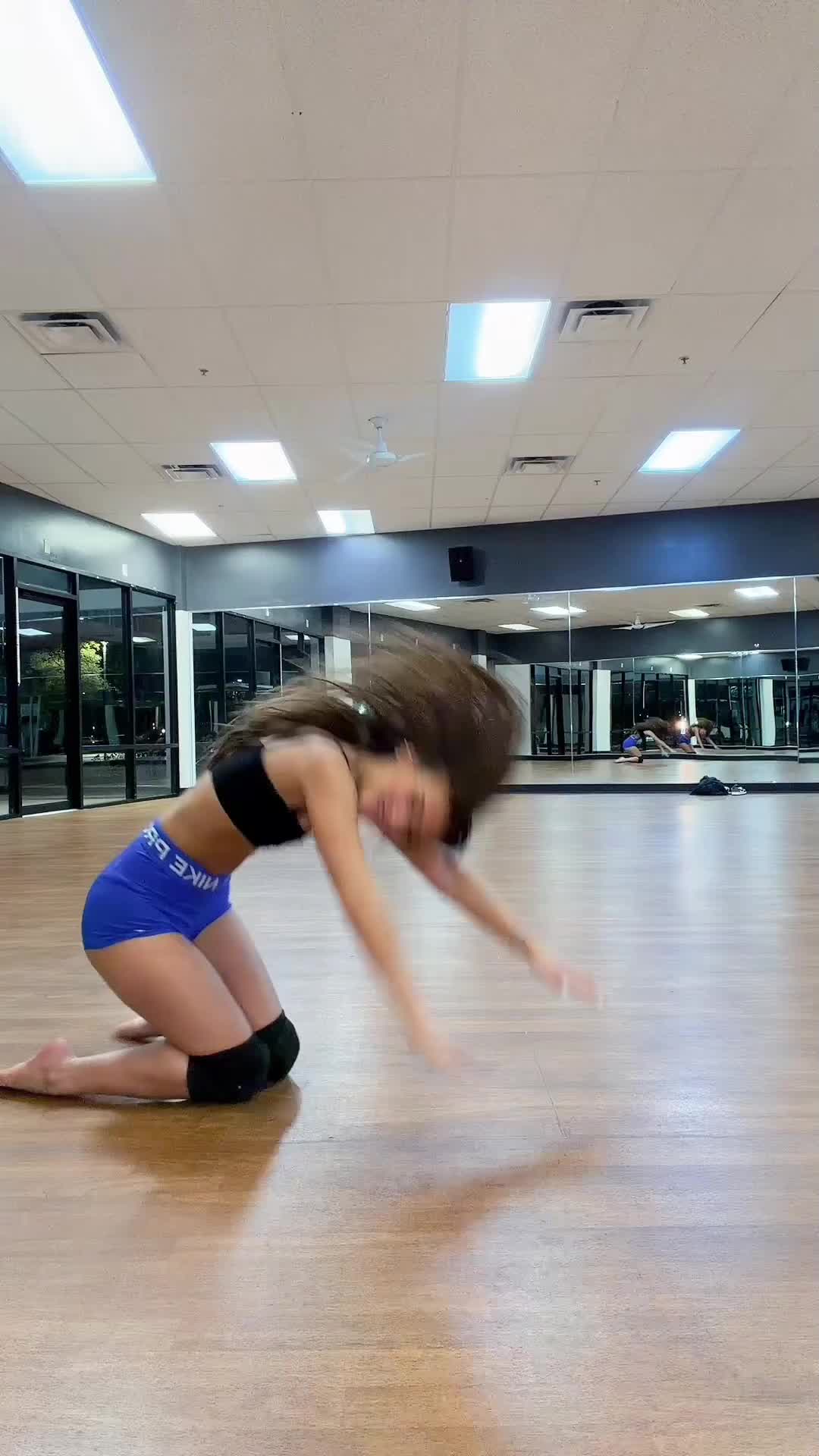 Video 1336460 from Jenny Popach | Jenny Roselie | Roselie Arritola