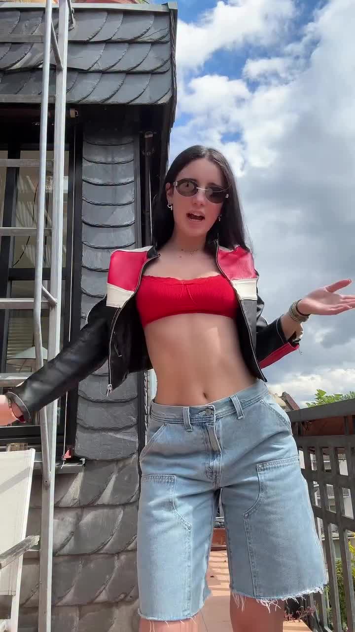 Video 1336620 from Hotblockchain / Emily Cocea / cryptobaddie1