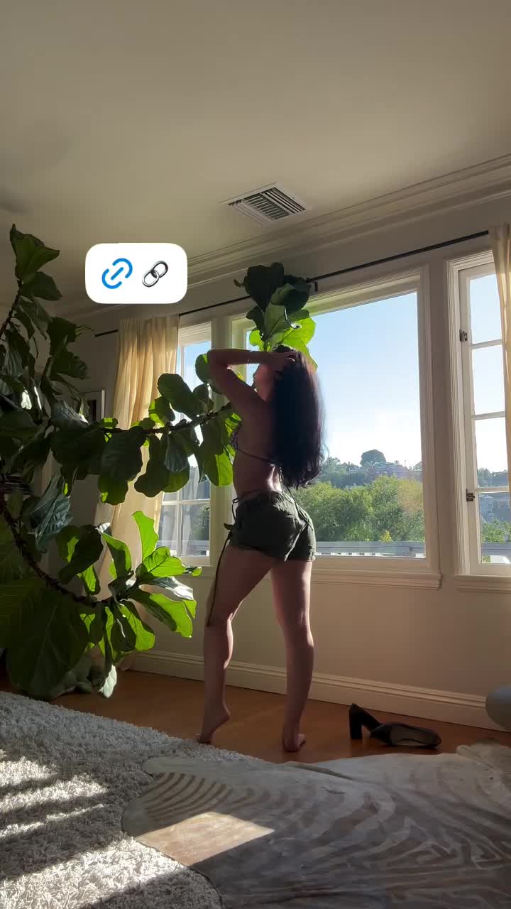 Video 1336625 from Hotblockchain / Emily Cocea / cryptobaddie1