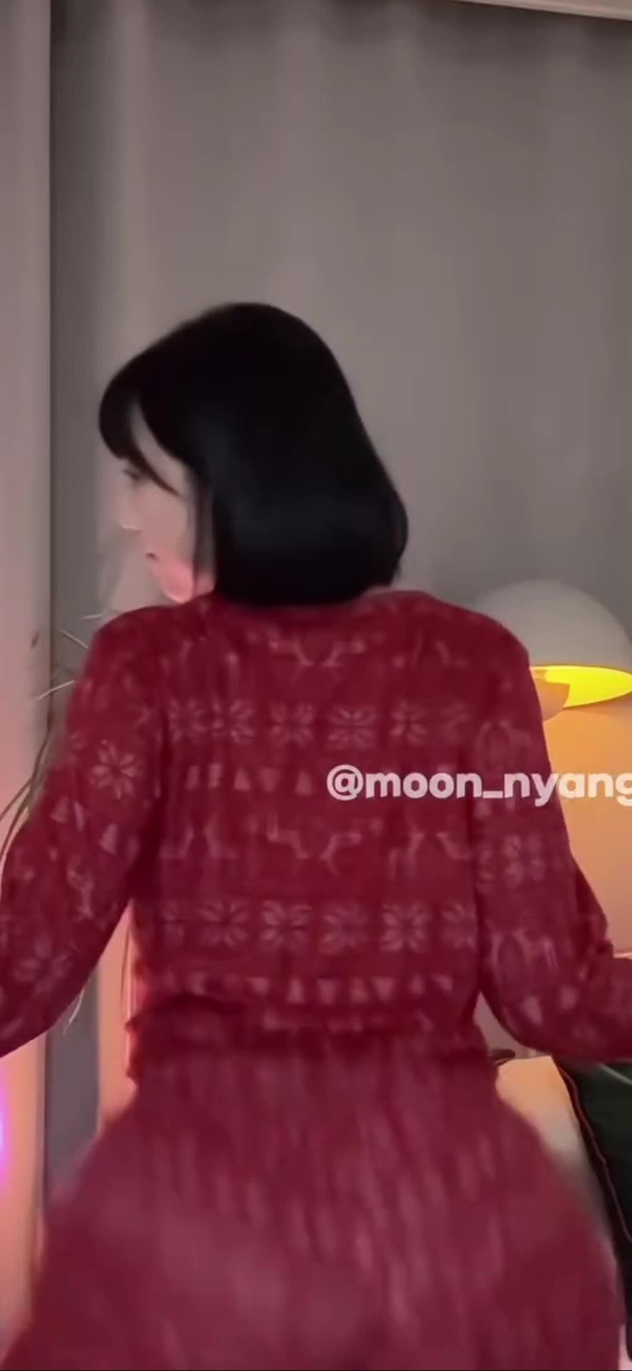 Video 1337572 from Heeheemoon / moon_nyang_