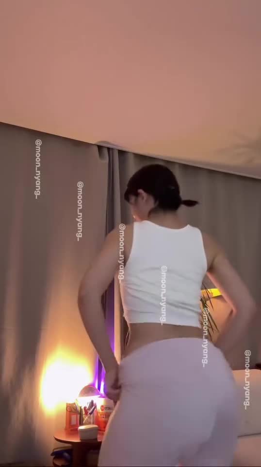 Video 1337596 from Heeheemoon / moon_nyang_