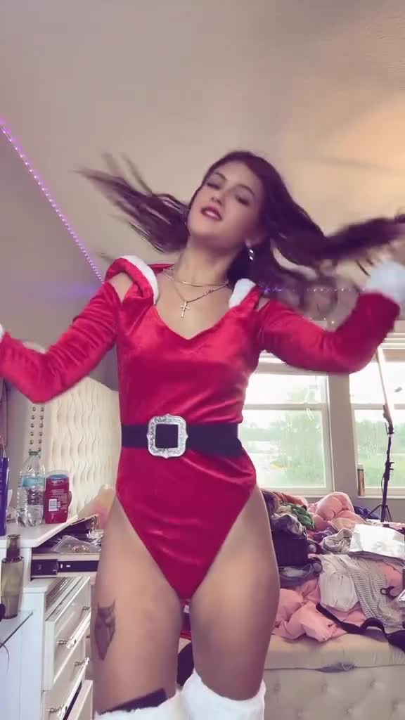 Video 1340837 from Jenny Popach | Jenny Roselie | Roselie Arritola