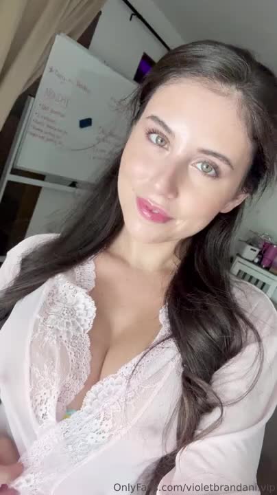 Video 1351186 from Violet Summers / Violet Brandani