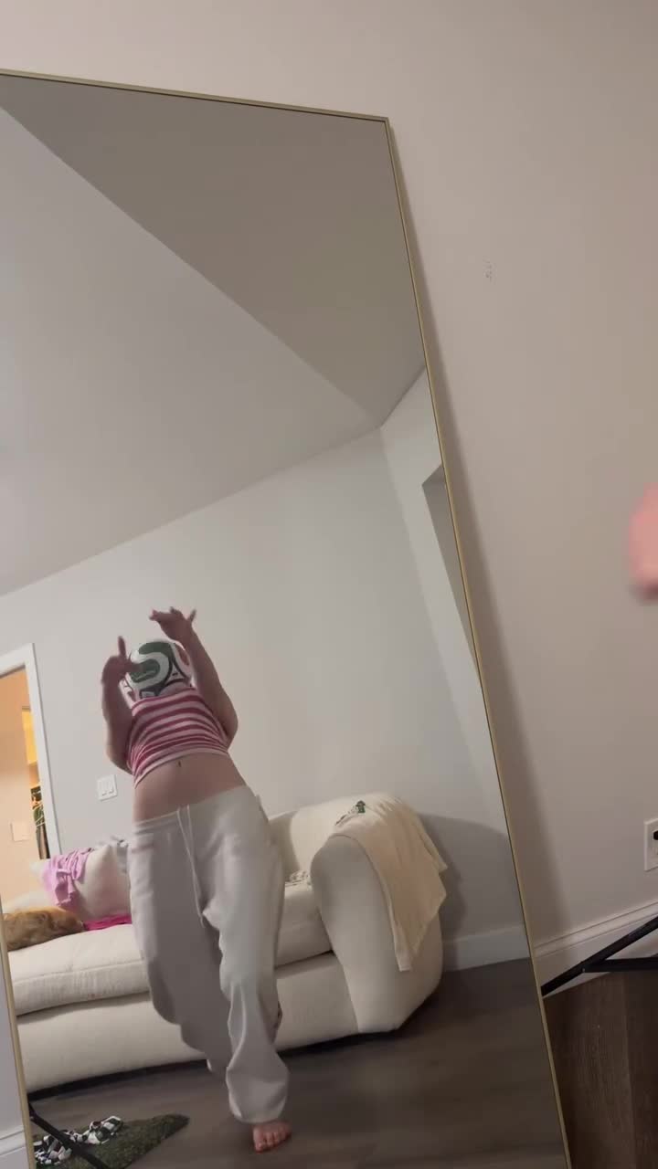 Video 1351725 from Megan Guthrie / megnutt02 / megnut