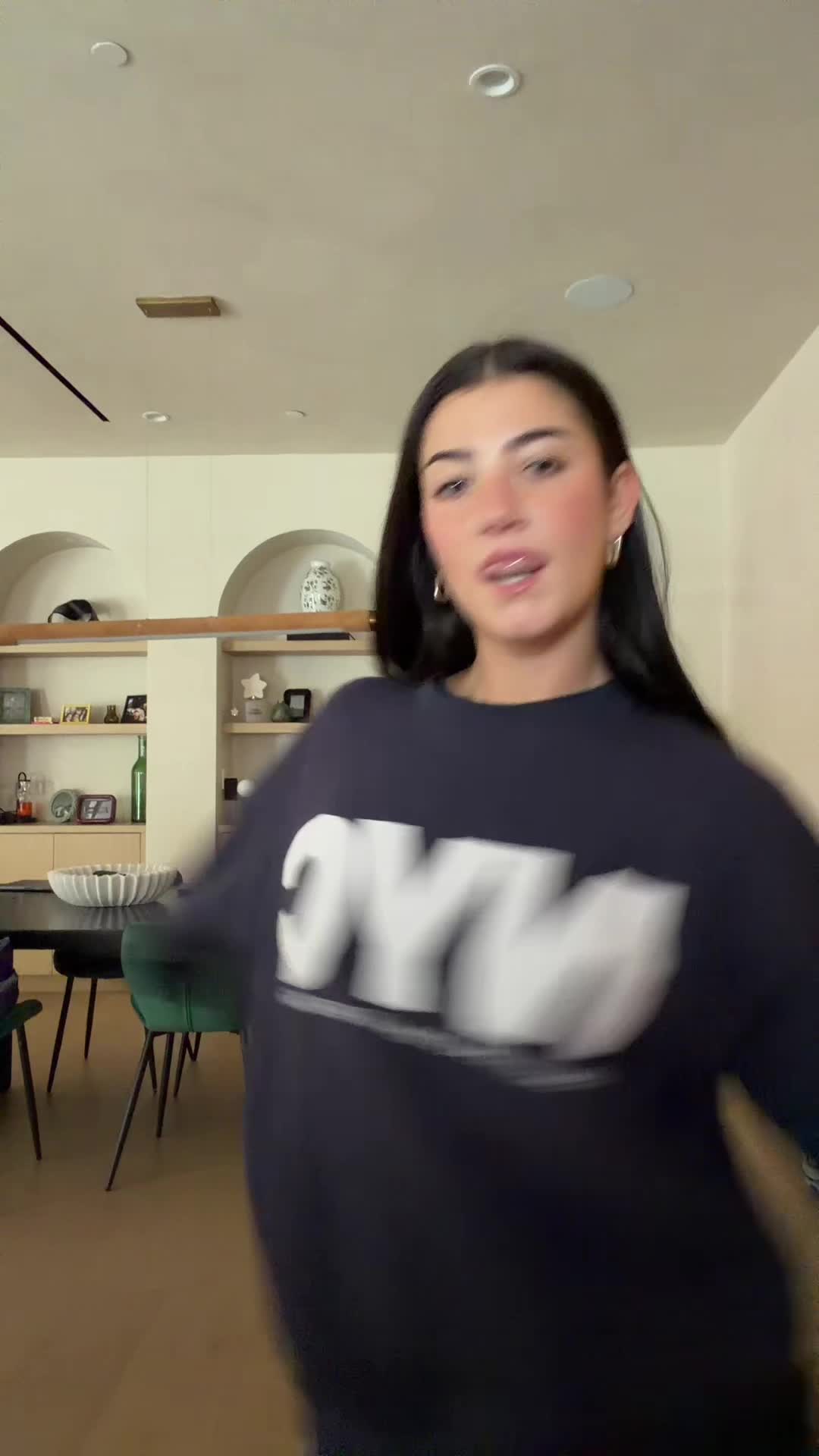 Video 1357902 from Charli D'Amelio / Charli Damelio